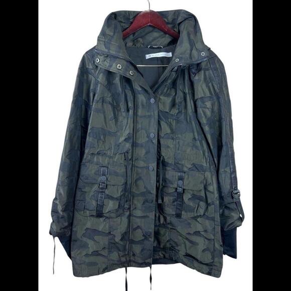 Women’s Blanc Noir Camo Anorak Size‎ medium EUC - Picture 1 of 11